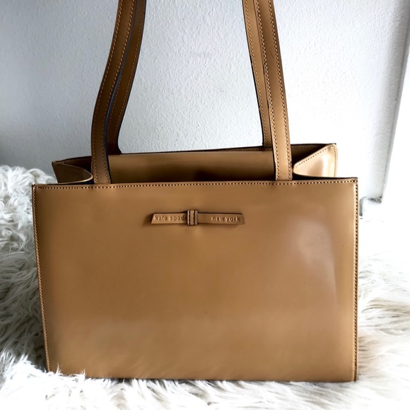 Classic Kate Spade Purse - Picture 1 of 4